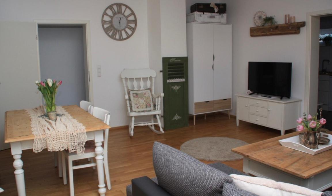 Gemuetliche Ferienwohnung In Edesheim An Der Weinstrasse Luaran gambar